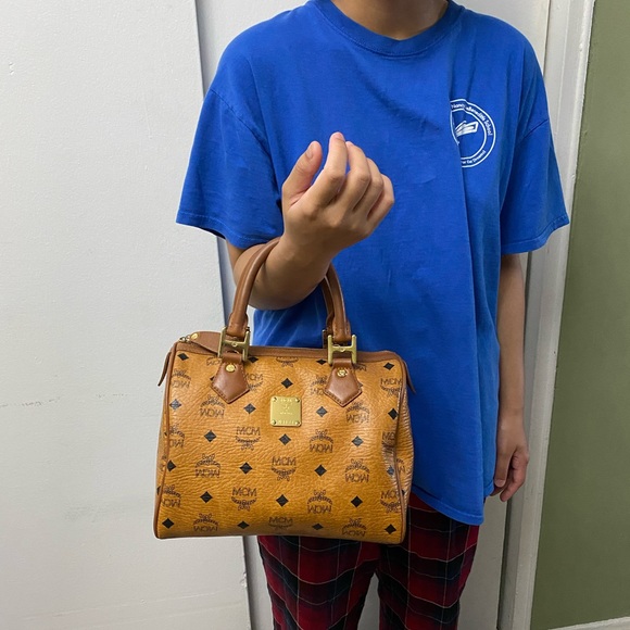 Authentic Mcm Congac Boston - Picture 3 of 15